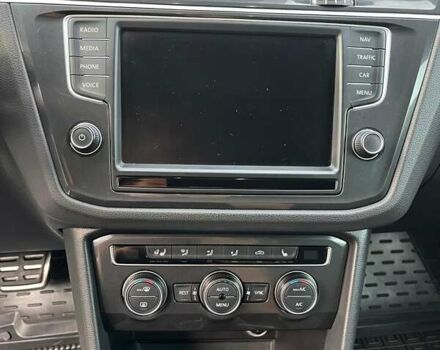 Белый Фольксваген Тигуан, объемом двигателя 2 л и пробегом 248 тыс. км за 22200 $, фото 41 на Automoto.ua