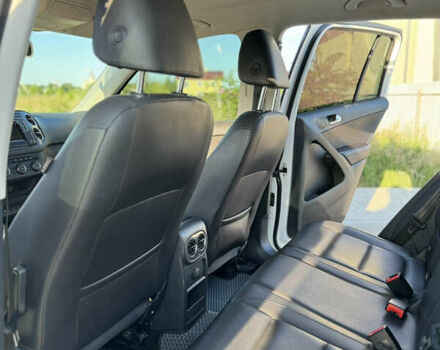 Білий Фольксваген Тігуан, об'ємом двигуна 1.98 л та пробігом 218 тис. км за 13400 $, фото 4 на Automoto.ua