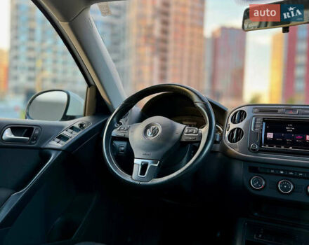 Білий Фольксваген Тігуан, об'ємом двигуна 2 л та пробігом 137 тис. км за 13800 $, фото 39 на Automoto.ua