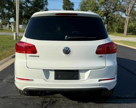 Белый Фольксваген Тигуан, объемом двигателя 2 л и пробегом 72 тыс. км за 5000 $, фото 1 на Automoto.ua