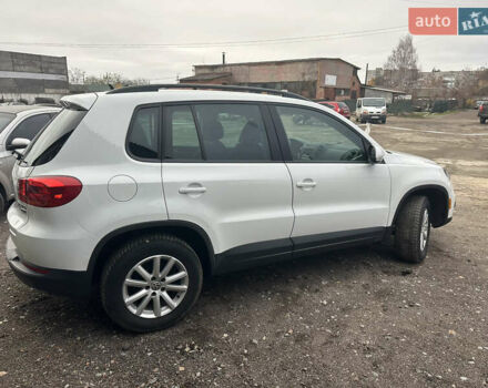 Білий Фольксваген Тігуан, об'ємом двигуна 2 л та пробігом 191 тис. км за 13500 $, фото 9 на Automoto.ua
