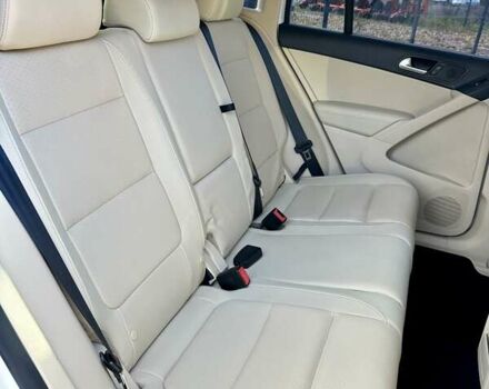 Белый Фольксваген Тигуан, объемом двигателя 2 л и пробегом 144 тыс. км за 14550 $, фото 28 на Automoto.ua