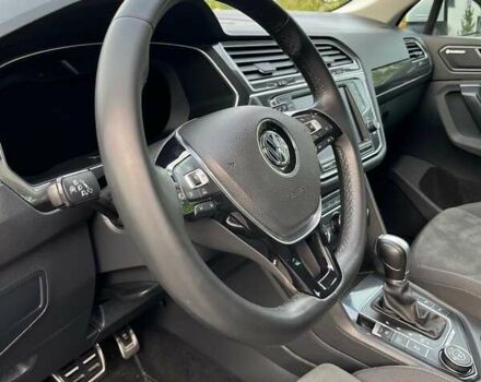 Белый Фольксваген Тигуан, объемом двигателя 2 л и пробегом 248 тыс. км за 22200 $, фото 50 на Automoto.ua