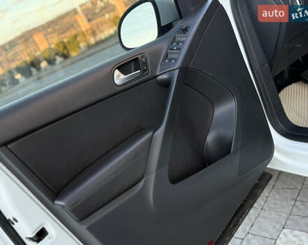 Белый Фольксваген Тигуан, объемом двигателя 1.98 л и пробегом 118 тыс. км за 11750 $, фото 22 на Automoto.ua