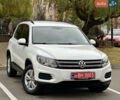 Белый Фольксваген Тигуан, объемом двигателя 2 л и пробегом 228 тыс. км за 12999 $, фото 2 на Automoto.ua