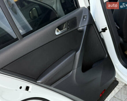 Белый Фольксваген Тигуан, объемом двигателя 1.98 л и пробегом 118 тыс. км за 11750 $, фото 42 на Automoto.ua