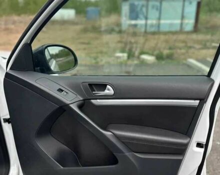 Белый Фольксваген Тигуан, объемом двигателя 2 л и пробегом 83 тыс. км за 9100 $, фото 19 на Automoto.ua