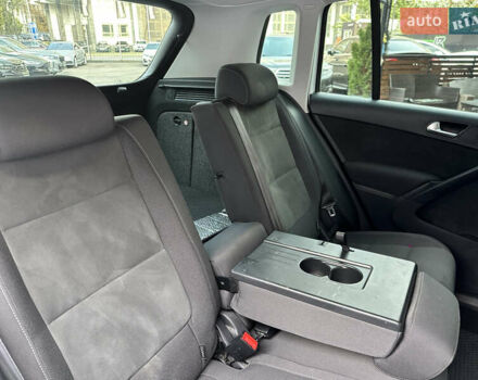 Білий Фольксваген Тігуан, об'ємом двигуна 1.4 л та пробігом 110 тис. км за 14000 $, фото 38 на Automoto.ua