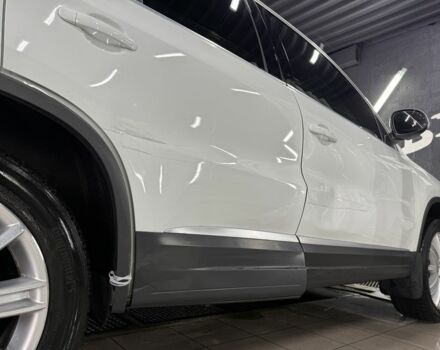 Белый Фольксваген Тигуан, объемом двигателя 2 л и пробегом 197 тыс. км за 14000 $, фото 5 на Automoto.ua