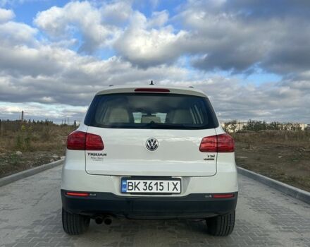 Белый Фольксваген Тигуан, объемом двигателя 2 л и пробегом 170 тыс. км за 12500 $, фото 3 на Automoto.ua