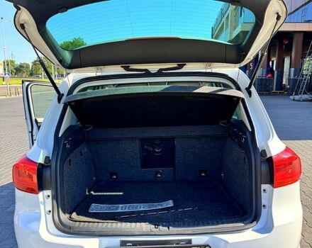 Белый Фольксваген Тигуан, объемом двигателя 2 л и пробегом 150 тыс. км за 12500 $, фото 3 на Automoto.ua