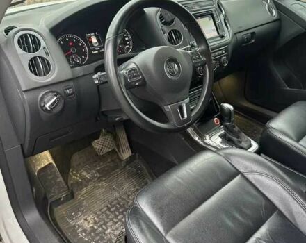 Белый Фольксваген Тигуан, объемом двигателя 2 л и пробегом 83 тыс. км за 9100 $, фото 9 на Automoto.ua