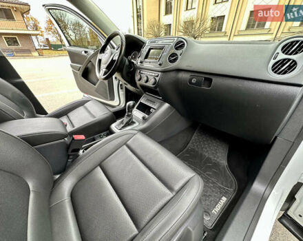 Белый Фольксваген Тигуан, объемом двигателя 2 л и пробегом 228 тыс. км за 12999 $, фото 20 на Automoto.ua