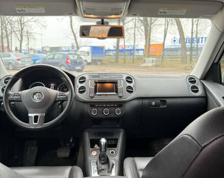 Білий Фольксваген Тігуан, об'ємом двигуна 2 л та пробігом 199 тис. км за 12900 $, фото 6 на Automoto.ua