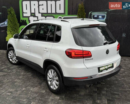 Білий Фольксваген Тігуан, об'ємом двигуна 1.4 л та пробігом 110 тис. км за 14000 $, фото 54 на Automoto.ua