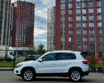 Білий Фольксваген Тігуан, об'ємом двигуна 2 л та пробігом 156 тис. км за 15500 $, фото 6 на Automoto.ua