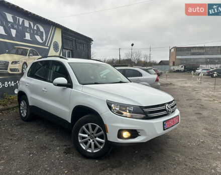 Білий Фольксваген Тігуан, об'ємом двигуна 2 л та пробігом 191 тис. км за 13500 $, фото 3 на Automoto.ua