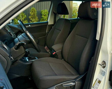 Білий Фольксваген Тігуан, об'ємом двигуна 2 л та пробігом 137 тис. км за 13800 $, фото 30 на Automoto.ua