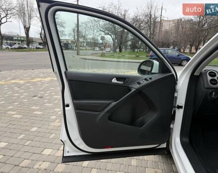 Білий Фольксваген Тігуан, об'ємом двигуна 1.98 л та пробігом 150 тис. км за 13900 $, фото 28 на Automoto.ua