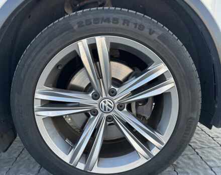 Белый Фольксваген Тигуан, объемом двигателя 1.97 л и пробегом 129 тыс. км за 26500 $, фото 6 на Automoto.ua