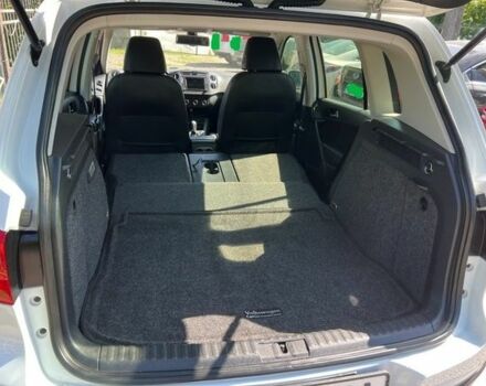 Белый Фольксваген Тигуан, объемом двигателя 2 л и пробегом 200 тыс. км за 14000 $, фото 15 на Automoto.ua