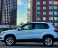 Білий Фольксваген Тігуан, об'ємом двигуна 2 л та пробігом 137 тис. км за 13800 $, фото 5 на Automoto.ua