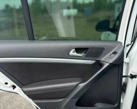 Белый Фольксваген Тигуан, объемом двигателя 2 л и пробегом 83 тыс. км за 9100 $, фото 20 на Automoto.ua