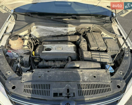 Білий Фольксваген Тігуан, об'ємом двигуна 1.98 л та пробігом 140 тис. км за 14000 $, фото 16 на Automoto.ua