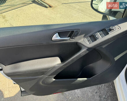 Белый Фольксваген Тигуан, объемом двигателя 1.98 л и пробегом 105 тыс. км за 14490 $, фото 13 на Automoto.ua