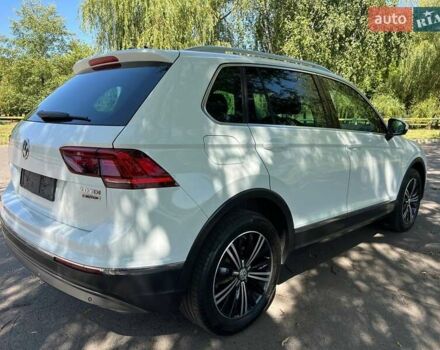 Білий Фольксваген Тігуан, об'ємом двигуна 2 л та пробігом 270 тис. км за 23000 $, фото 4 на Automoto.ua