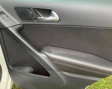 Білий Фольксваген Тігуан, об'ємом двигуна 2 л та пробігом 103 тис. км за 16500 $, фото 5 на Automoto.ua