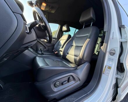 Белый Фольксваген Тигуан, объемом двигателя 2 л и пробегом 72 тыс. км за 5000 $, фото 3 на Automoto.ua