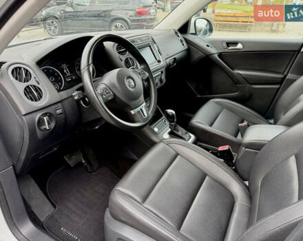 Білий Фольксваген Тігуан, об'ємом двигуна 0 л та пробігом 205 тис. км за 13400 $, фото 2 на Automoto.ua