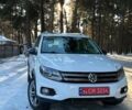 Белый Фольксваген Тигуан, объемом двигателя 2 л и пробегом 168 тыс. км за 13999 $, фото 1 на Automoto.ua