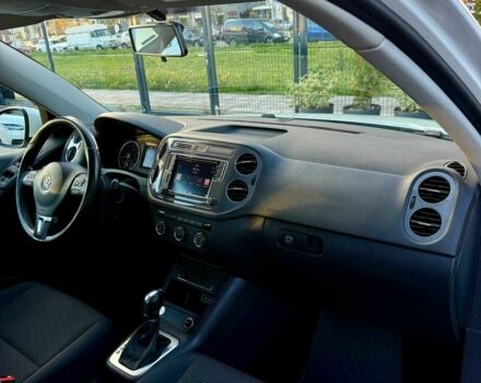 Білий Фольксваген Тігуан, об'ємом двигуна 2 л та пробігом 137 тис. км за 13800 $, фото 19 на Automoto.ua