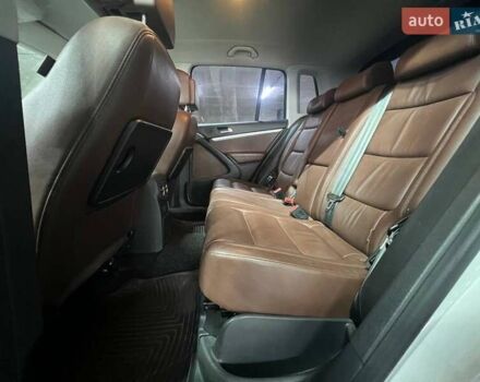 Білий Фольксваген Тігуан, об'ємом двигуна 2 л та пробігом 52 тис. км за 15700 $, фото 24 на Automoto.ua