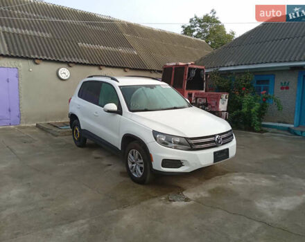 Белый Фольксваген Тигуан, объемом двигателя 2 л и пробегом 115 тыс. км за 12900 $, фото 3 на Automoto.ua