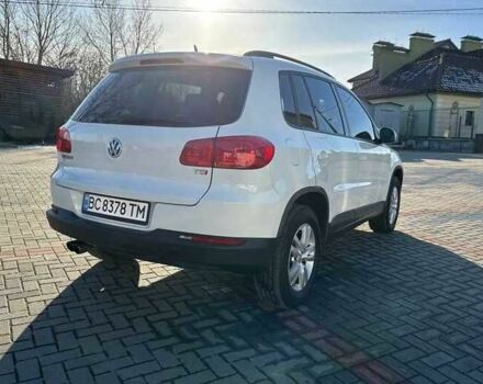 Белый Фольксваген Тигуан, объемом двигателя 2 л и пробегом 162 тыс. км за 8000 $, фото 2 на Automoto.ua