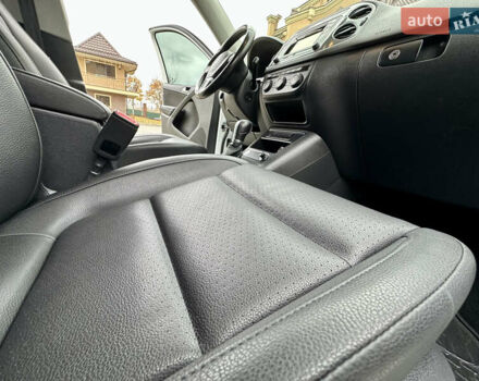 Белый Фольксваген Тигуан, объемом двигателя 2 л и пробегом 228 тыс. км за 12999 $, фото 21 на Automoto.ua