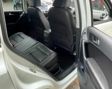 Белый Фольксваген Тигуан, объемом двигателя 2 л и пробегом 200 тыс. км за 14000 $, фото 19 на Automoto.ua