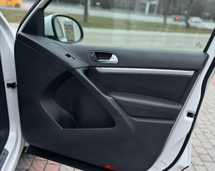 Белый Фольксваген Тигуан, объемом двигателя 1.98 л и пробегом 168 тыс. км за 12900 $, фото 51 на Automoto.ua