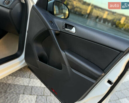 Белый Фольксваген Тигуан, объемом двигателя 1.98 л и пробегом 118 тыс. км за 11750 $, фото 57 на Automoto.ua