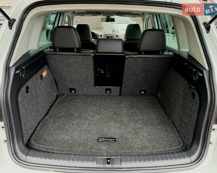 Білий Фольксваген Тігуан, об'ємом двигуна 0 л та пробігом 205 тис. км за 13400 $, фото 6 на Automoto.ua