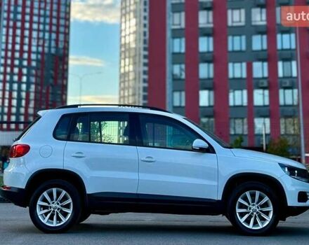Білий Фольксваген Тігуан, об'ємом двигуна 2 л та пробігом 137 тис. км за 13800 $, фото 8 на Automoto.ua