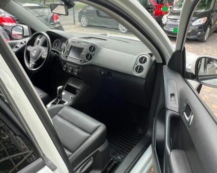 Белый Фольксваген Тигуан, объемом двигателя 2 л и пробегом 200 тыс. км за 14000 $, фото 5 на Automoto.ua