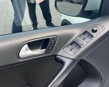 Белый Фольксваген Тигуан, объемом двигателя 2 л и пробегом 150 тыс. км за 14900 $, фото 7 на Automoto.ua