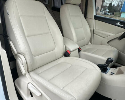 Білий Фольксваген Тігуан, об'ємом двигуна 1.98 л та пробігом 137 тис. км за 13999 $, фото 20 на Automoto.ua