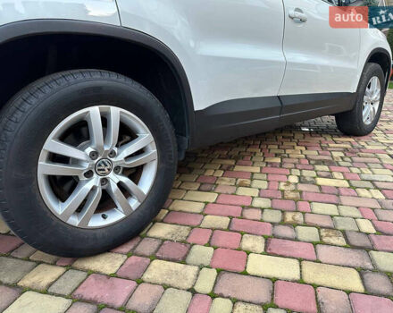 Белый Фольксваген Тигуан, объемом двигателя 2 л и пробегом 208 тыс. км за 13700 $, фото 6 на Automoto.ua