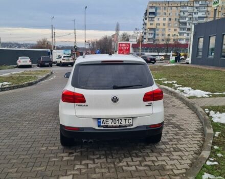Білий Фольксваген Тігуан, об'ємом двигуна 2 л та пробігом 128 тис. км за 13800 $, фото 1 на Automoto.ua