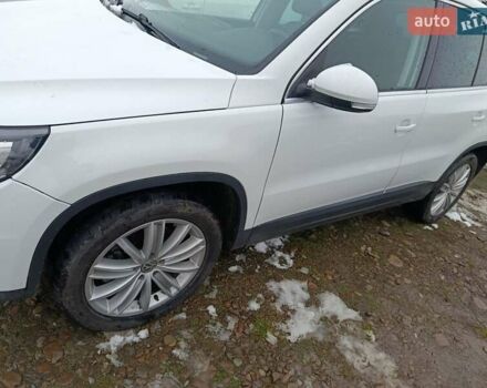 Білий Фольксваген Тігуан, об'ємом двигуна 2 л та пробігом 170 тис. км за 14100 $, фото 2 на Automoto.ua
